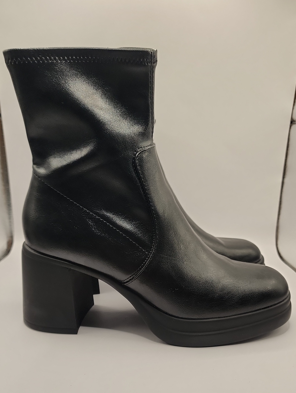 NEW, No Boundaries Black Women's Mid-Calf Block Heel Boots